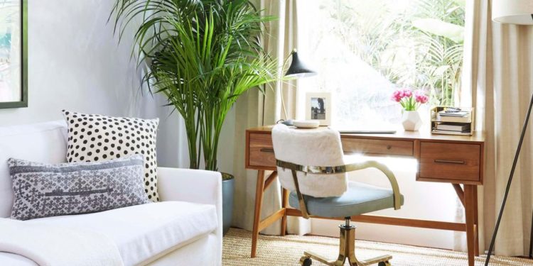 małe biurko w domu