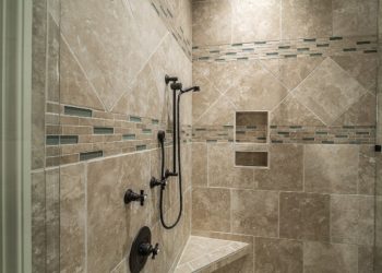 Dyskretna bateria podtynkowa firmy Grohe