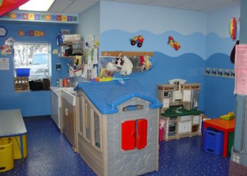 Meble dziecięce: wybieramy regały