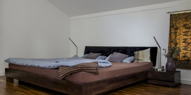 aranżacja łóżka wodnego