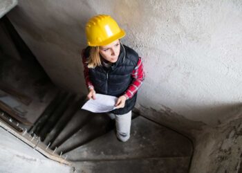 Izolacja przeciwwilgociowa domu – jak wykonać i czy się opłaca?