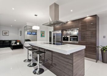 Dlaczego warto zdecydować się na meble kuchenne na wymiar?