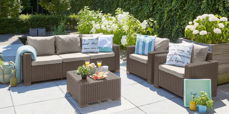 Poduszki na meble ogrodowe – czy są potrzebne