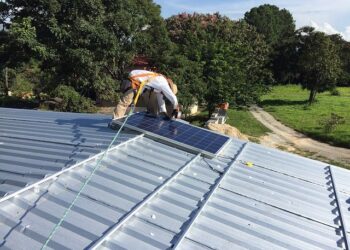 Zabezpieczenia AC/DC w fotowoltaice – jak działają?