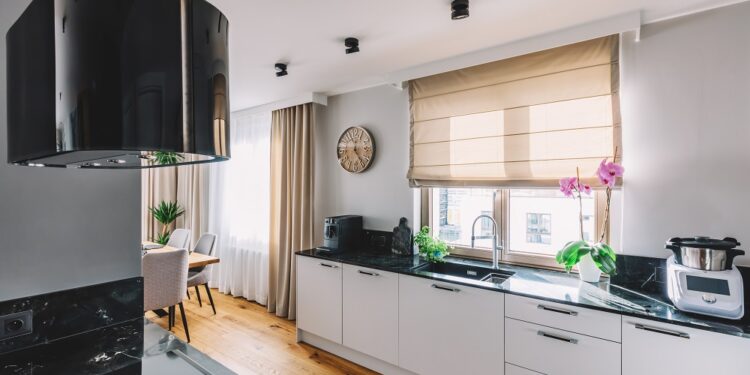 Okapy kuchenne wyspowe – wybór i montaż