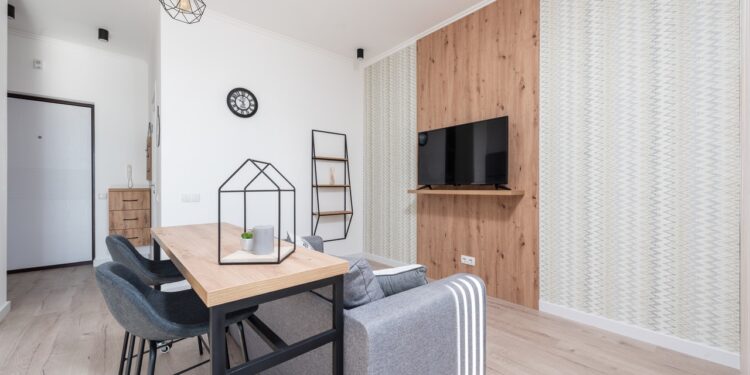 Jak urządzić salon na poddaszu?