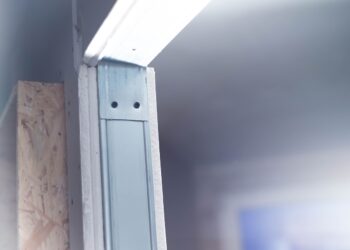 Jakiego kleju używa się do montażu płyt GK?