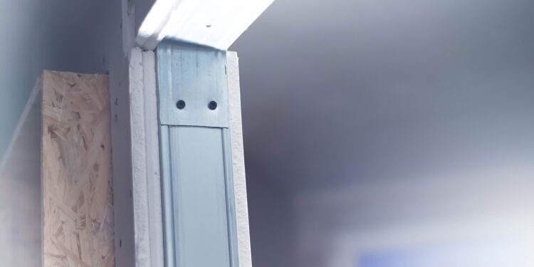 Jakiego kleju używa się do montażu płyt GK?