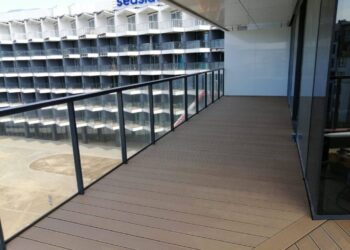 Czy deski kompozytowe to dobry wybór na balkon?