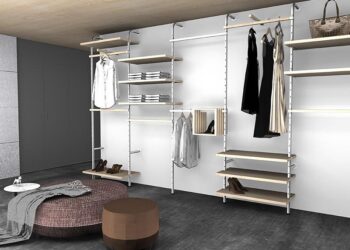Regał do garderoby – jak urządzić funkcjonalną garderobę