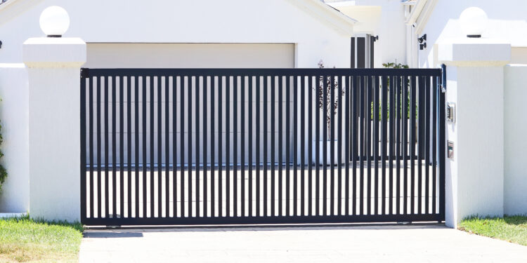 Montaż napędu do bramy – jakie błędy są najczęściej popełniane?