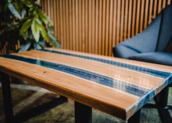 Blaty z żywicy epoksydowej. Historia zawarta w drewnie!