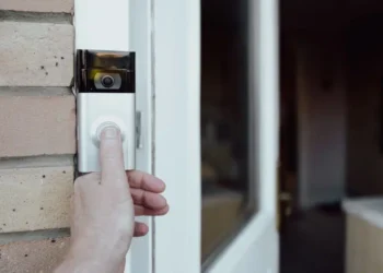 Dzwonek bezprzewodowy bezbateryjny – co warto wiedzieć o tym sprzęcie?