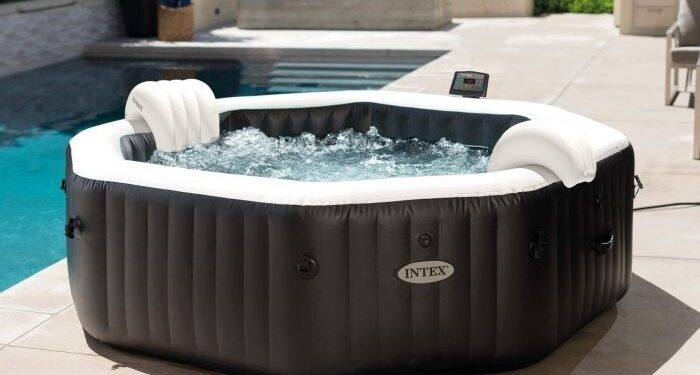 Dlaczego warto zdecydować się na jacuzzi ogrodowe dmuchane?