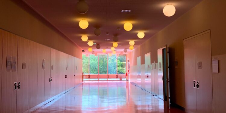 Posadzki żywiczne- dlaczego warto zwrócić na nie uwagę?