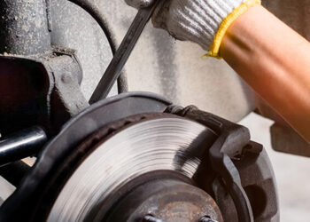 Zadania i kontrola płynu hamulcowego