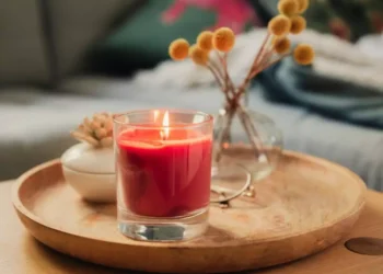 Jakie są zalety świeczek zapachowych i jak je wybrać?
