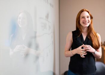 Czy warto zakupić tablice suchościeralne do pracy zdalnej?