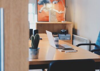 Czy warto kupić dobry fotel biurowy?