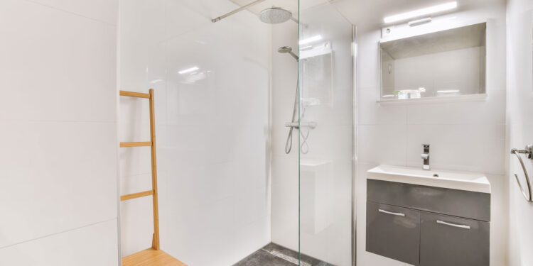 Mała łazienka – jak urządzić łazienkę 4m2?