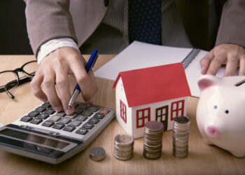 Kredyt na zakup działki budowlanej — jak banki oceniają zdolność kredytową?