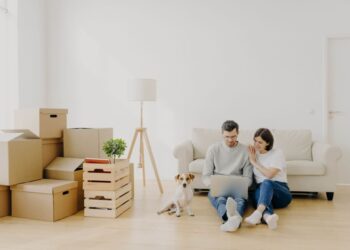 Dlaczego warto kupować meble przez Internet?