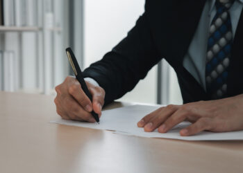 Umowa najmu nieruchomości określi zasady kontroli lokalu?