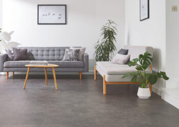 Panele winylowe imitujące beton i kamień — do jakich wnętrz?