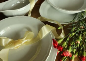 porcelanowy zestaw obiadowy