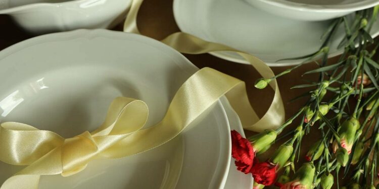 porcelanowy zestaw obiadowy