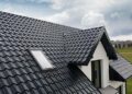 Blachodachówki hybrydowe na dachu