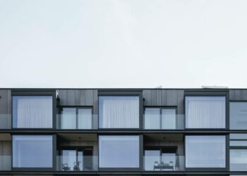 Jak ocieplić dach płaski? Rozwiązaniem jest pianka pur zamknięto-komórkowa 1