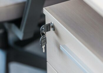 Szafa biurowa zamykana na klucz