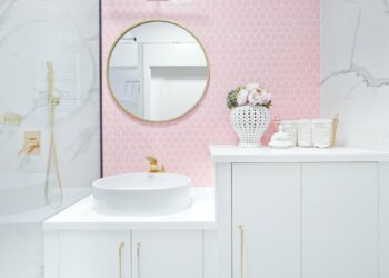 metamorfoza-lazienki-z-plytkami-ceramicznymi-raw-decor