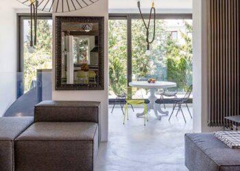 salon z wyjściem na taras