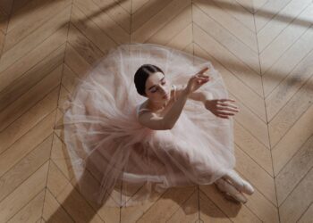 Przyszłość podłóg: Dlaczego płytki drewnopodobne stają się coraz bardziej popularne? 2