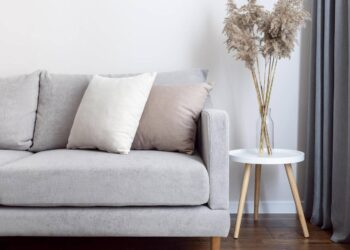 Co warto dodać do szarych wnętrz