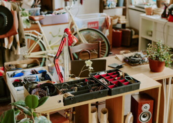 Sztuka minimalizmu: jak pozbyć się zbędnych rzeczy z domu?