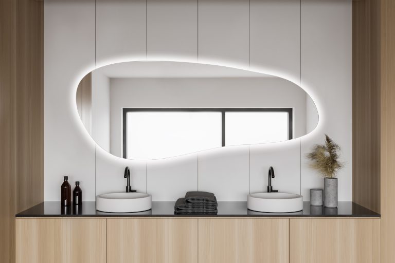 Dlaczego kobiety kochają lustra LED od marki Lustro w ramie? Sprawdzamy hity sezonu 10