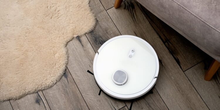 Robot sprzątający w mieszkaniu: przygotowanie podłogi, bazy i pierwszego przejazdu